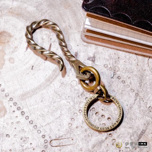 The brass keychain seen in the physical store, all exquisite, men like news 图12张